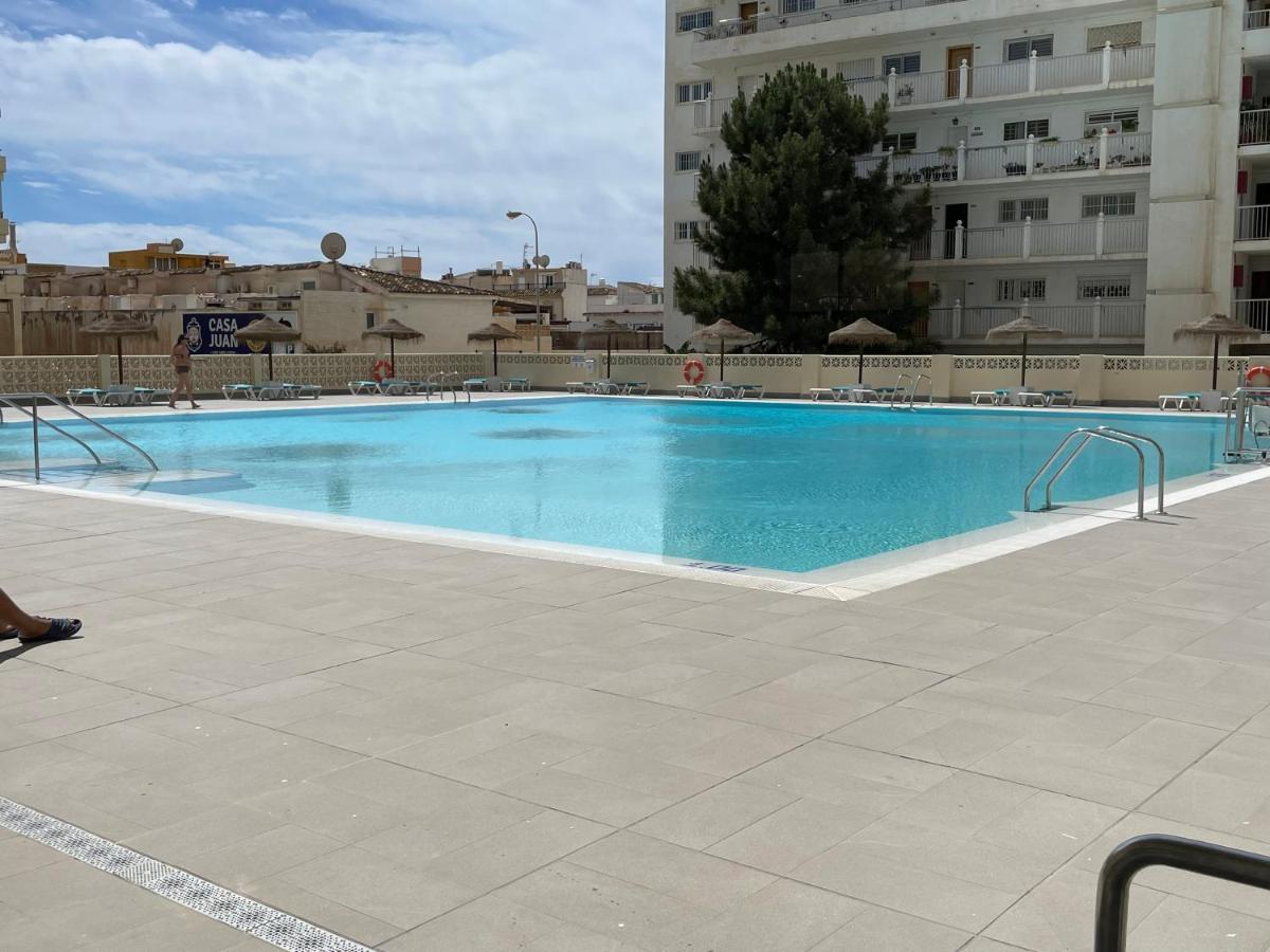 Apartamento Totalmente Reformado Con Piscina Y Jardines Al Lado De La Playa De La Carihuela Torremolinos Extérieur photo