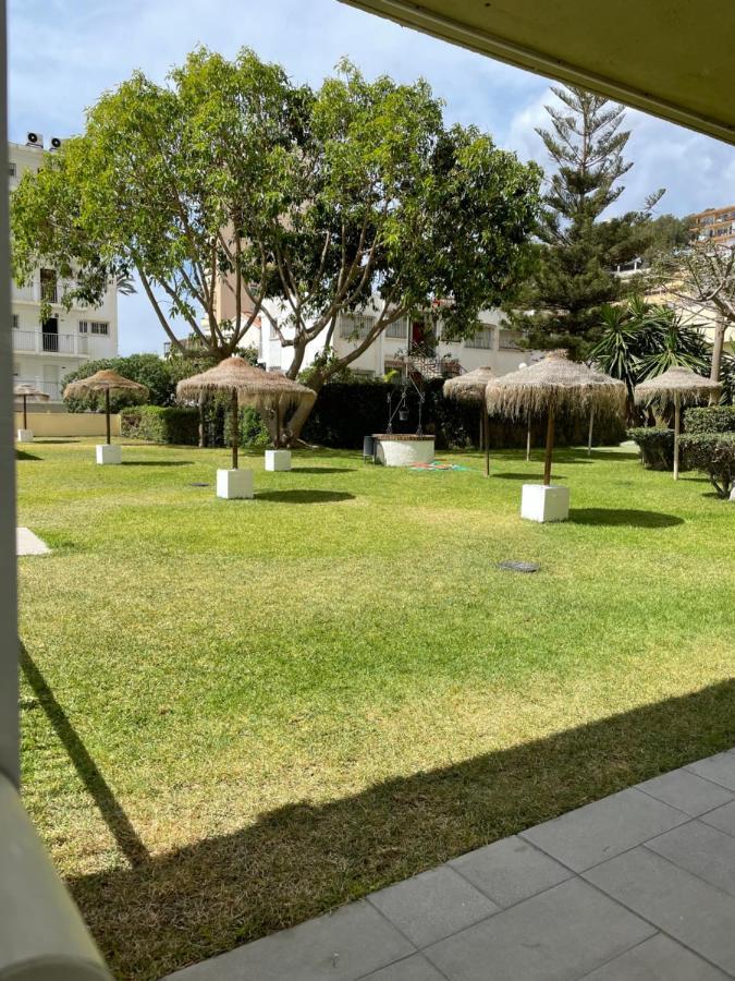 Apartamento Totalmente Reformado Con Piscina Y Jardines Al Lado De La Playa De La Carihuela Torremolinos Extérieur photo