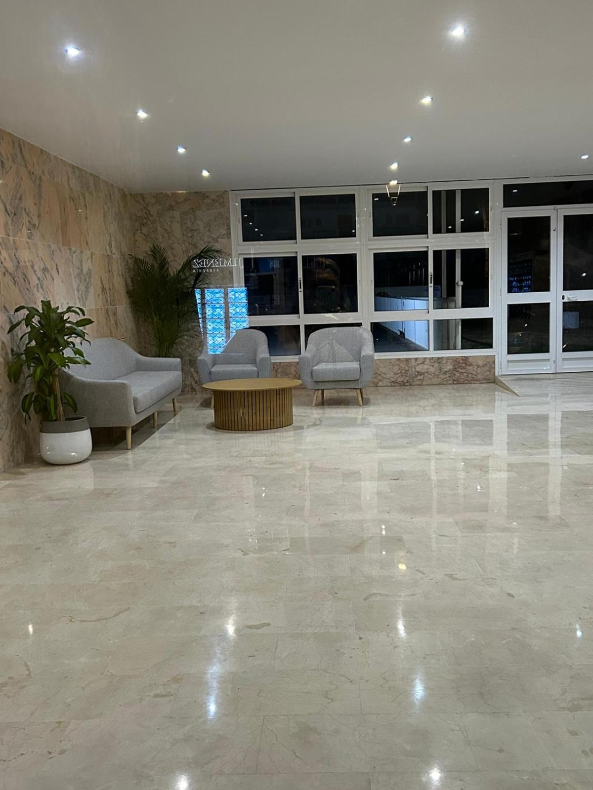 Apartamento Totalmente Reformado Con Piscina Y Jardines Al Lado De La Playa De La Carihuela Torremolinos Extérieur photo